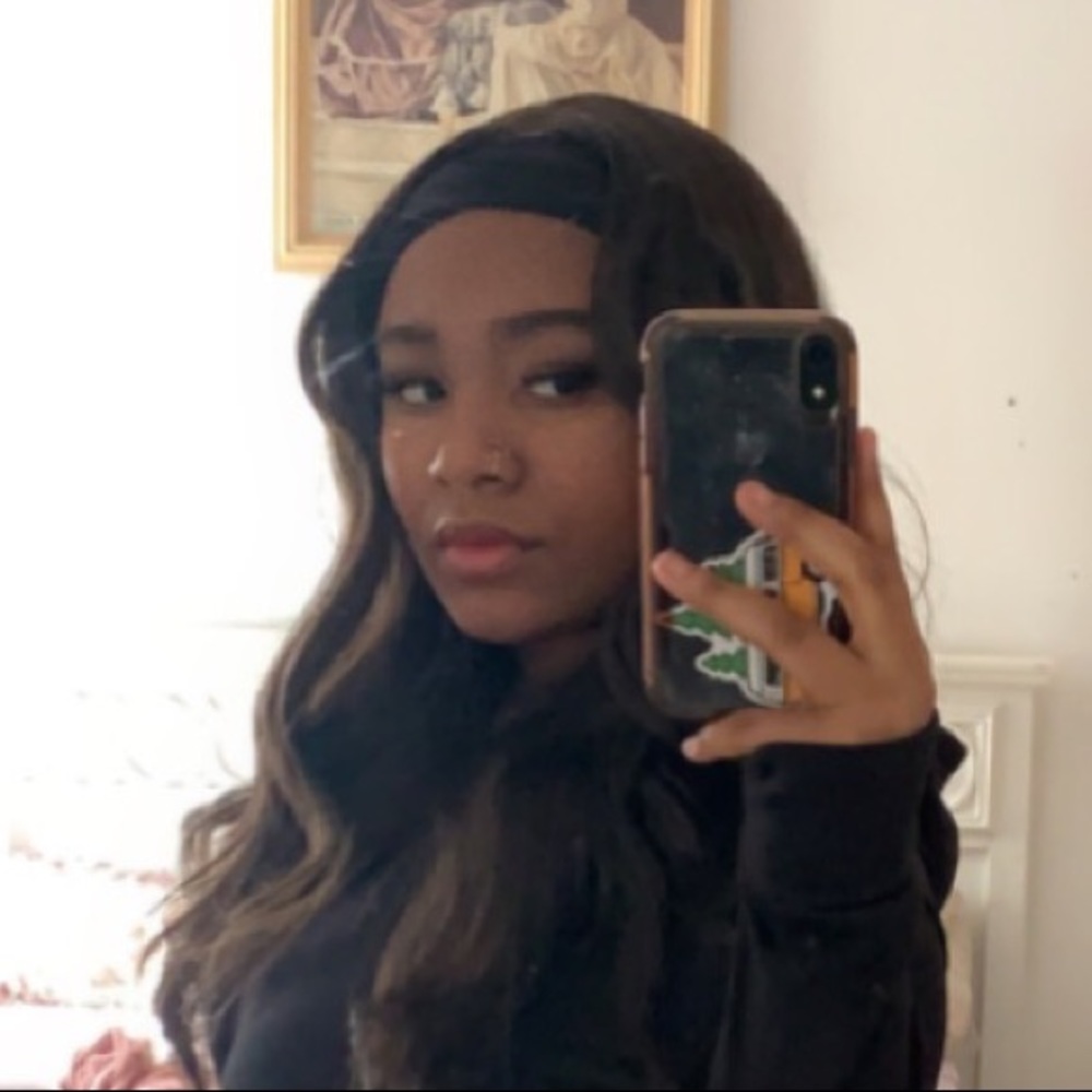 Meet your Posher, Kayla